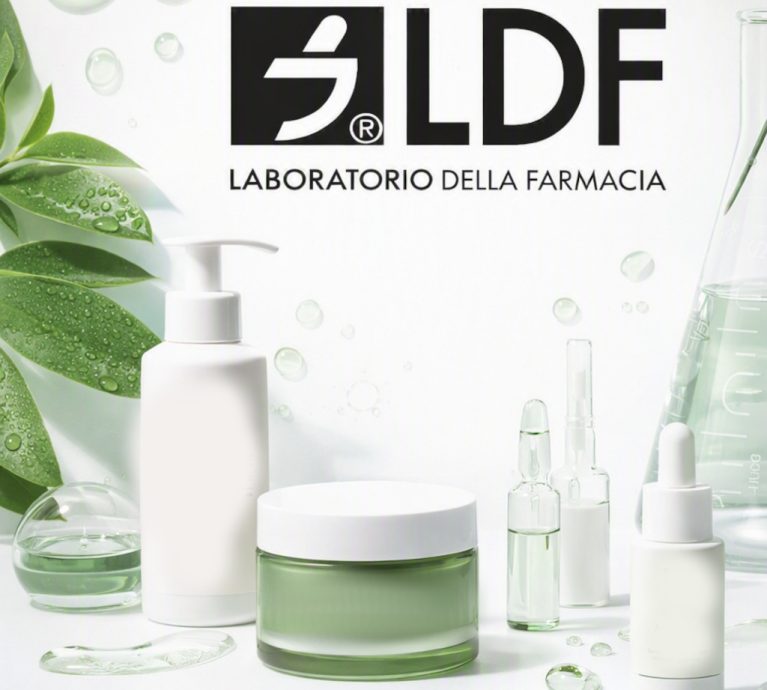 Alla Farmacia Stefanelli trovi la linea Laboratorio della Farmacia, formulata con attivi selezionati, texture sensoriali e risultati visibili.